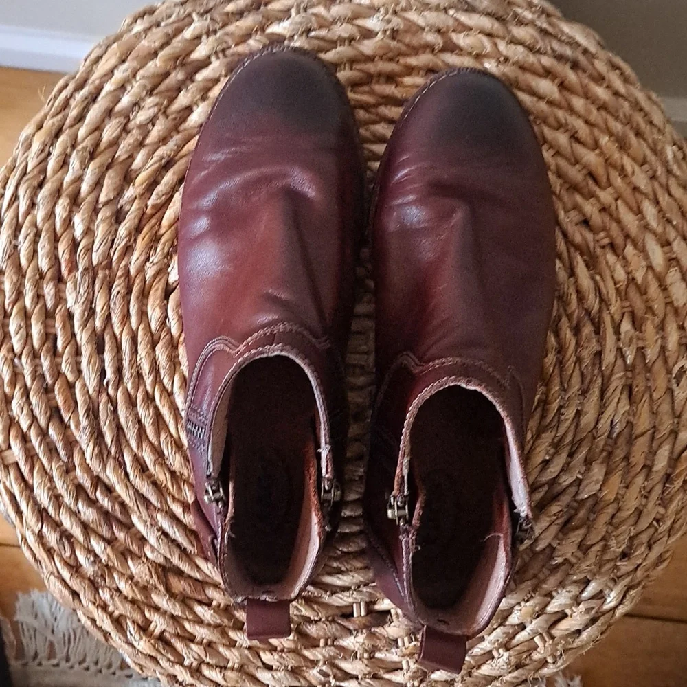 TAOS Womens‎ Double Time Out Whiskey Brown Leather Preppy Ankle Zip Booties 8.5